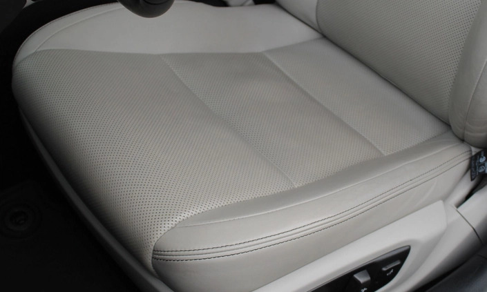 Lexus GS cena 107900 przebieg: 106564, rok produkcji 2013 z Wojcieszów małe 596